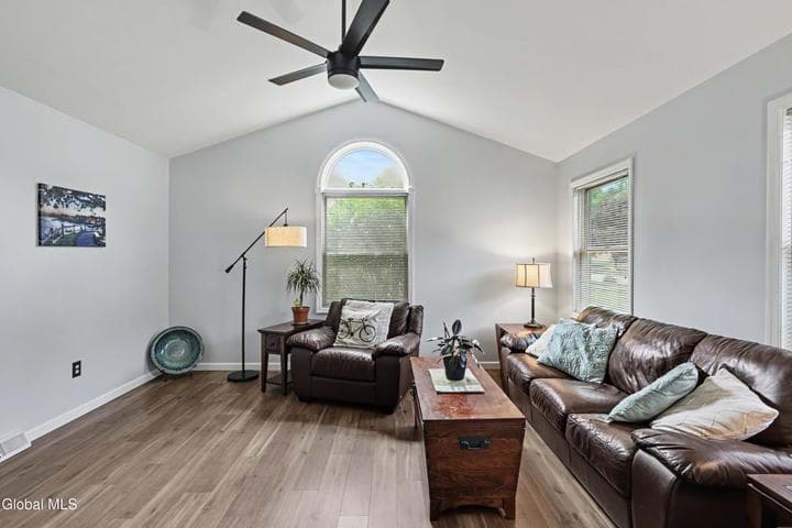 26 Highgate Road, Wilton, NY, photo 3