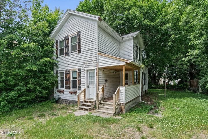 51 4th Avenue, Gloversville, NY