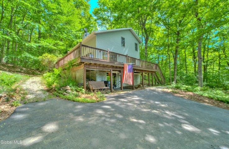 601 N Shore Peck Lake Road, Gloversville, NY