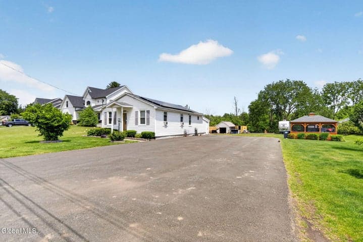 14 Renas Drive, Colonie, NY, photo 3