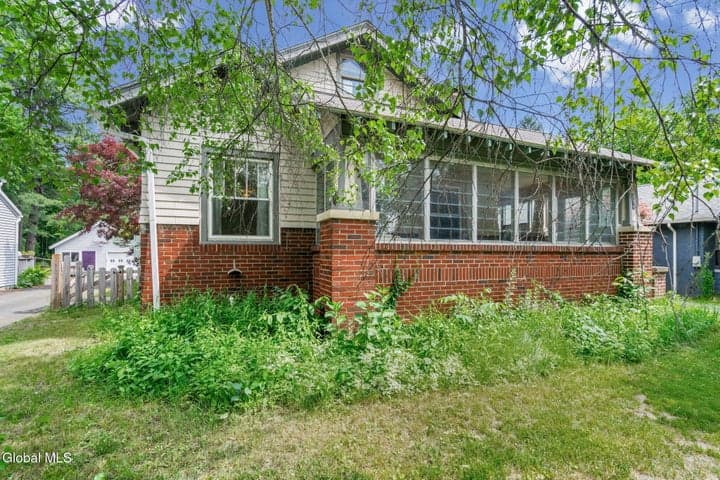 519 Kenwood Avenue, Bethlehem, NY, photo 2