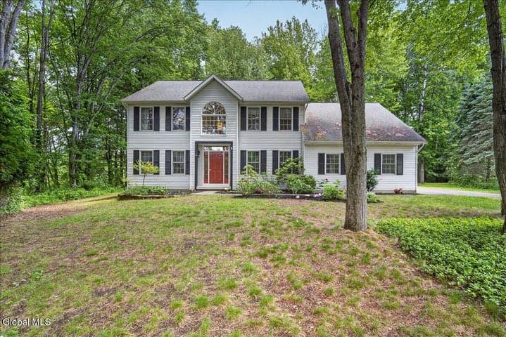 7 Brookview Court, Halfmoon, NY, photo 2