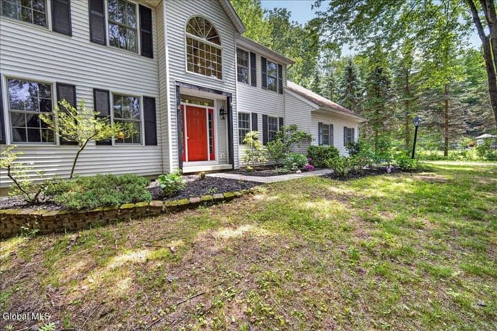 7 Brookview Court, Halfmoon, NY, photo 3