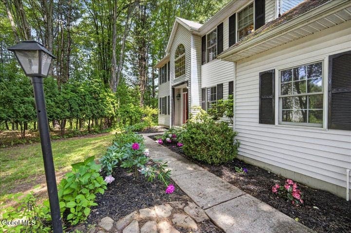 7 Brookview Court, Halfmoon, NY, photo 5