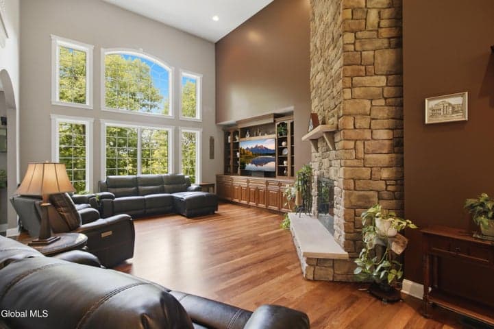 12 Thoroughbred Drive, Schodack, NY, photo 3