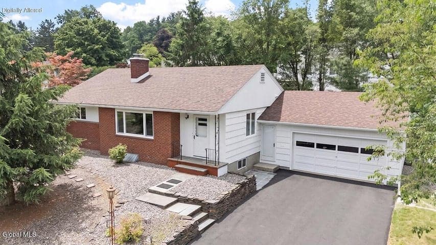 15 Southern Drive, Colonie, NY, photo 2
