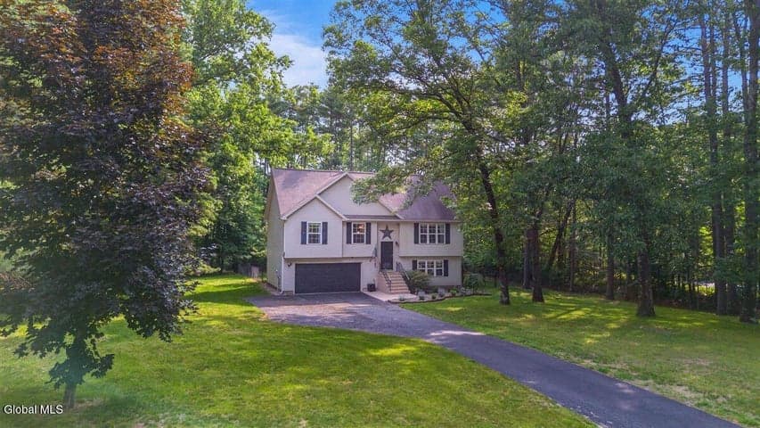 1 Barrington Drive, Moreau, NY, photo 3