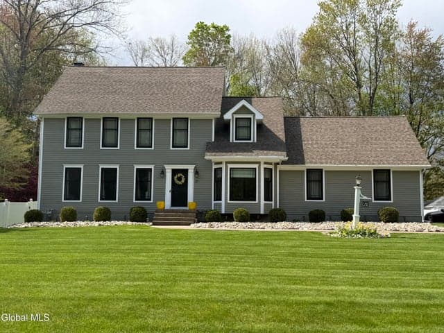 21 Heather Drive, Wilton, NY, photo 2