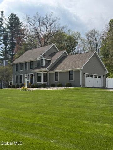 21 Heather Drive, Wilton, NY