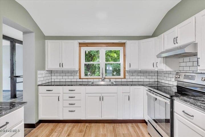 20 Main Street, Poestenkill, NY, photo 5