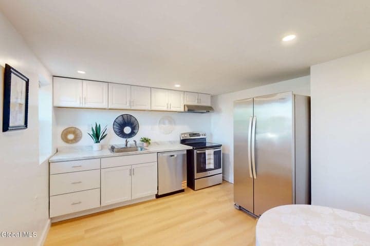 73 South Street, Rensselaer, NY, photo 4