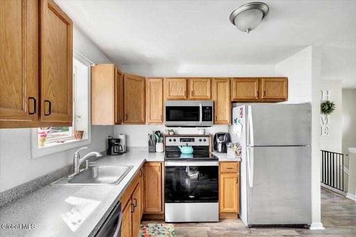 25 Margaret Street, Hudson Falls, NY, photo 3