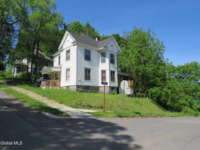 58 Woodside Avenue, Gloversville, NY, photo 2