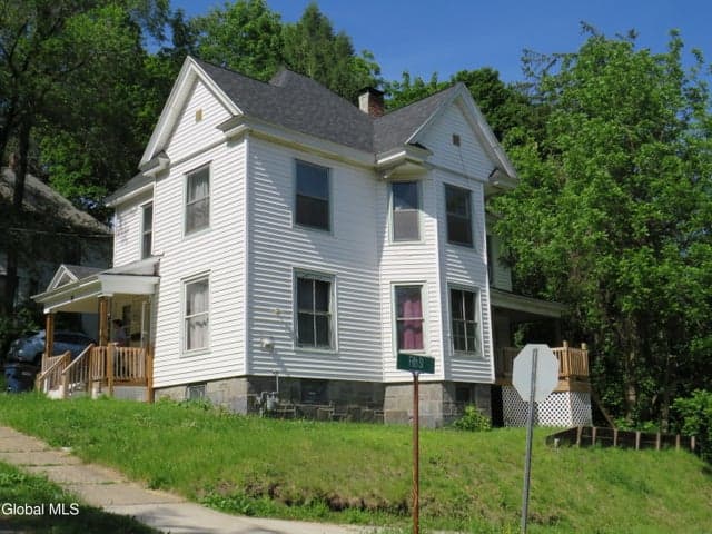 58 Woodside Avenue, Gloversville, NY, photo 3