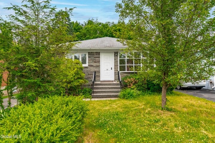 32 Carroll Avenue, Albany, NY
