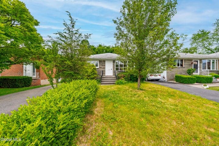 32 Carroll Avenue, Albany, NY, photo 3
