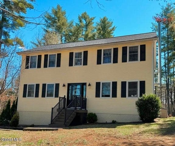 9 Amethyst Drive, Queensbury, NY