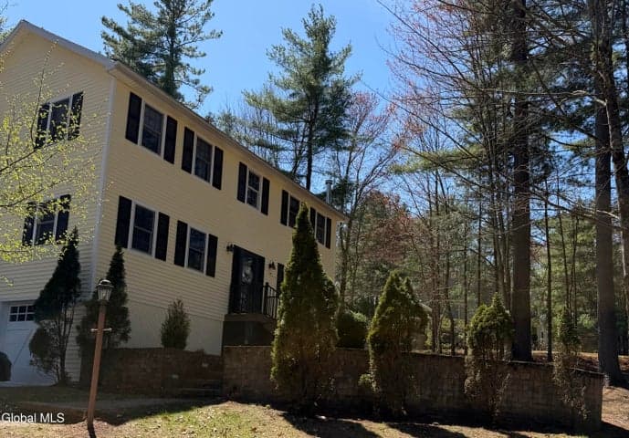 9 Amethyst Drive, Queensbury, NY, photo 3