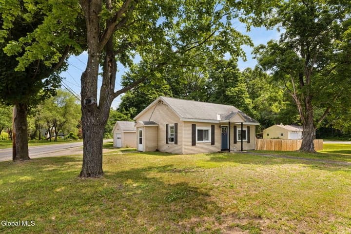 162 Bluebird Road, Moreau, NY