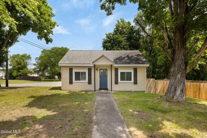 162 Bluebird Road, Moreau, NY, photo 2
