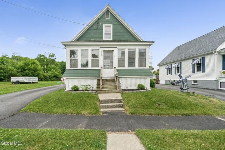 11 Young Avenue, Amsterdam, NY, photo 2