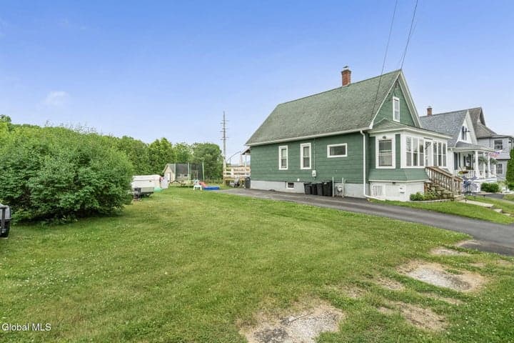 11 Young Avenue, Amsterdam, NY, photo 4