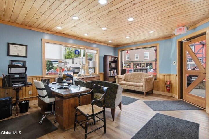1072 U.S. 9, Schroon, NY, photo 5