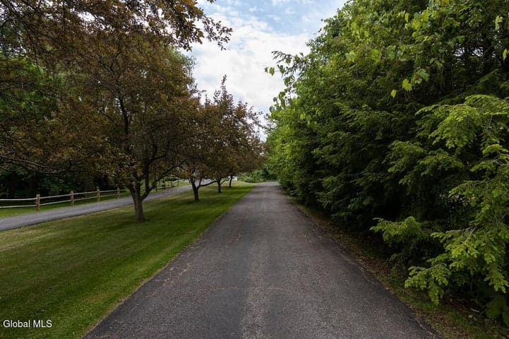 417 Helderview Drive, Altamont, NY, photo 2