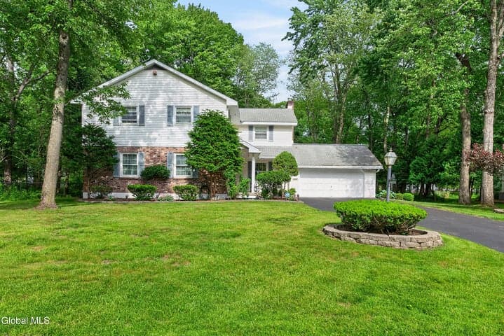 888 Meadow Lane, Niskayuna, NY