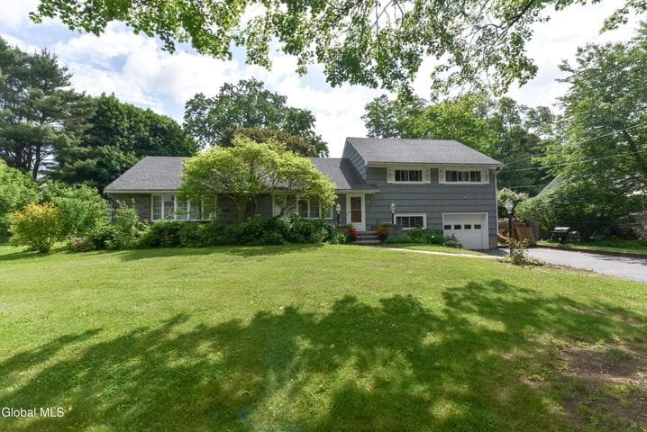 10 Eastland Avenue, Gloversville, NY, photo 1