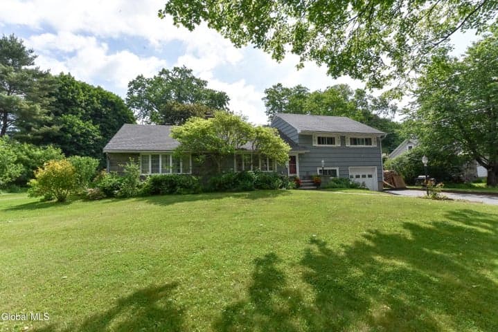 10 Eastland Avenue, Gloversville, NY, photo 3