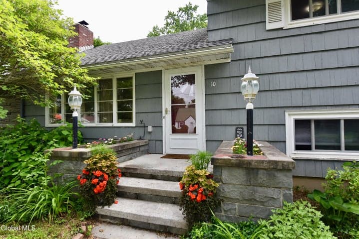10 Eastland Avenue, Gloversville, NY, photo 2