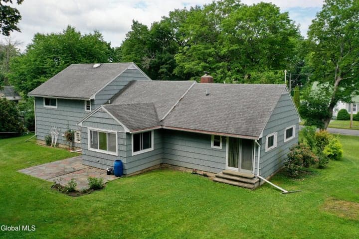 10 Eastland Avenue, Gloversville, NY, photo 4