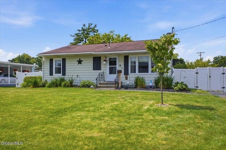 31 Maine Avenue, East Greenbush, NY, photo 2