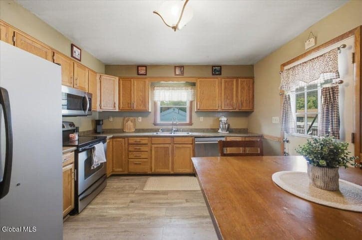31 Maine Avenue, East Greenbush, NY, photo 5