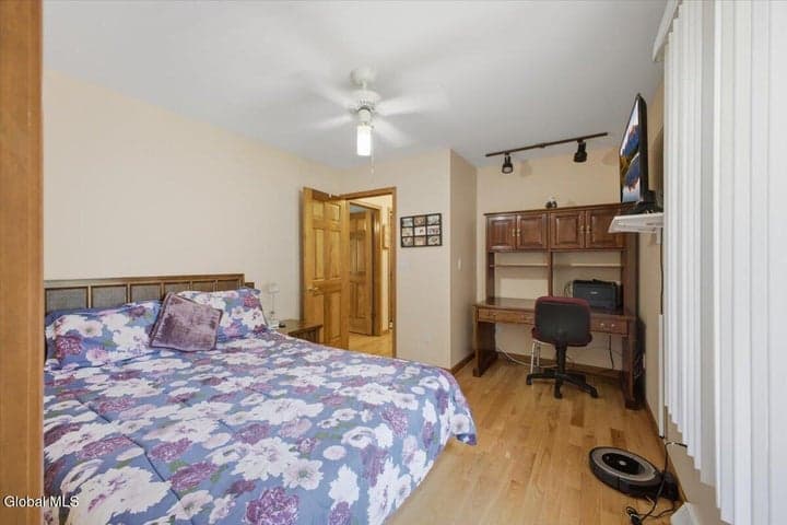 14 Cathedral Court, Clifton Park, NY, photo 3