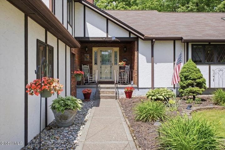 14 Cathedral Court, Clifton Park, NY, photo 2