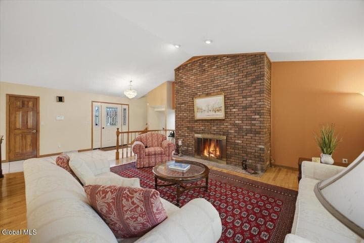 14 Cathedral Court, Clifton Park, NY, photo 3