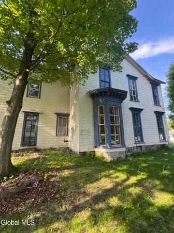 1 Griffin Avenue, Hoosick Falls, NY