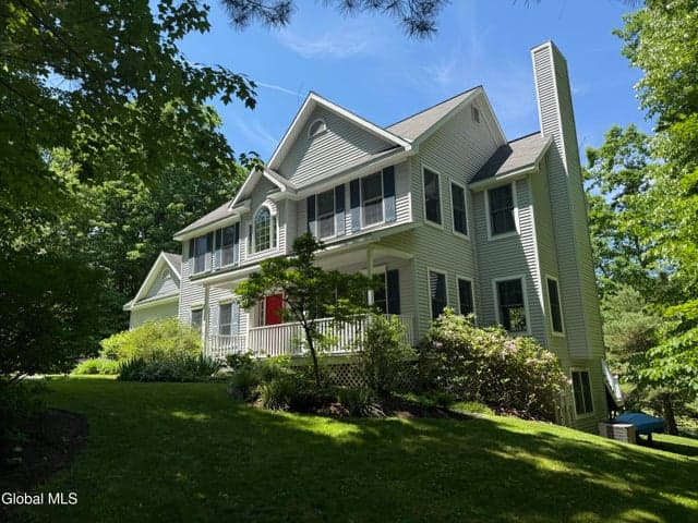 2 Marie Heights, Sand Lake, NY, photo 2
