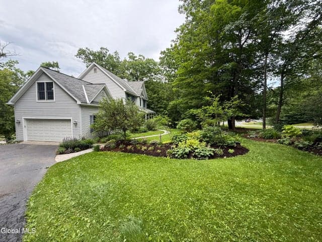 2 Marie Heights, Sand Lake, NY, photo 4