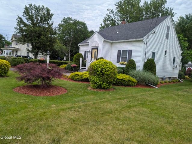 34 Van Heusen Street, Colonie, NY, photo 3