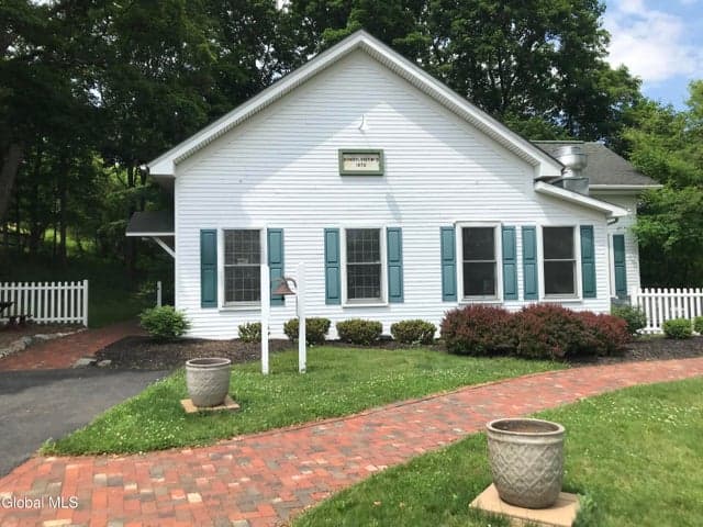 1011-1015 Hoosick Road, Troy, NY