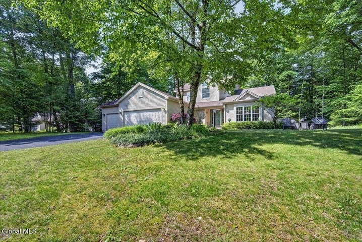 3 Bluebird Court, Saratoga Springs, NY, photo 3