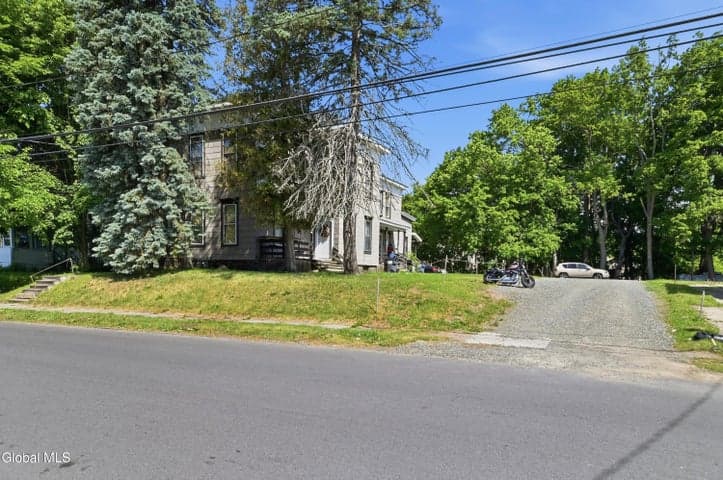 82 Grand Street, Gloversville, NY, photo 3