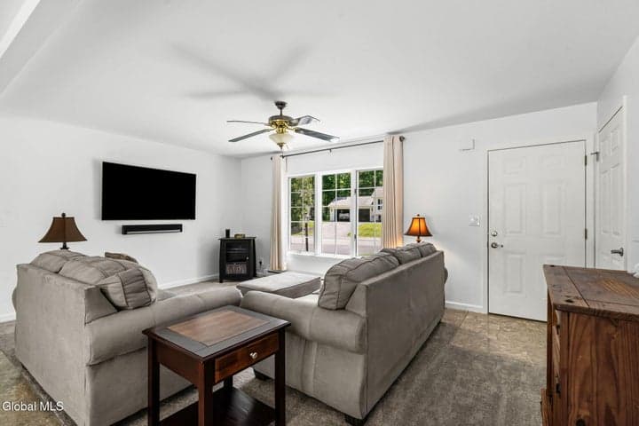18 Mockingbird Lane, Queensbury, NY, photo 3