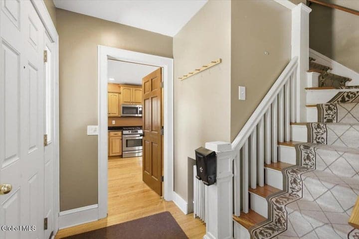 107 Van Rensselaer Boulevard, Albany, NY, photo 4