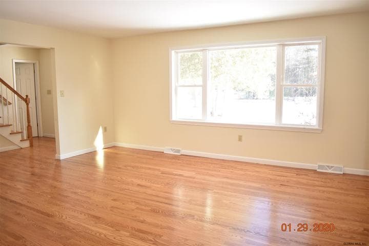22 Meditation Way, Wilton, NY, photo 2