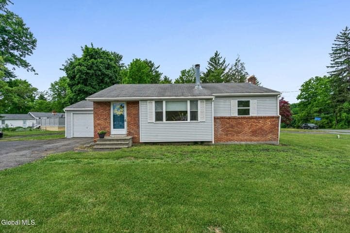 1 Van Dyke Road, Delmar, NY