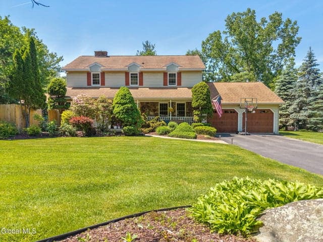 7 Hickory Lane, Averill Park, NY, photo 1